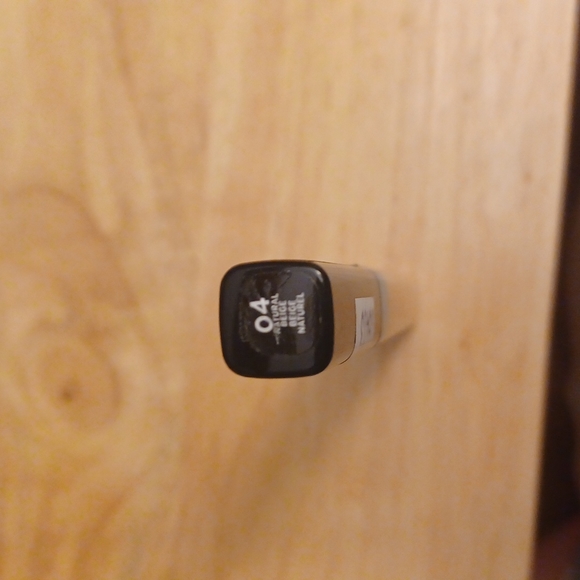 L'Oreal Infallible Pro-Glow Concealer Brand New #04 Natural Beige - Picture 3 of 3